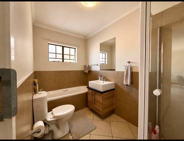 2 BEDROOM APARTMENT FOR SALE IN MONAVONI